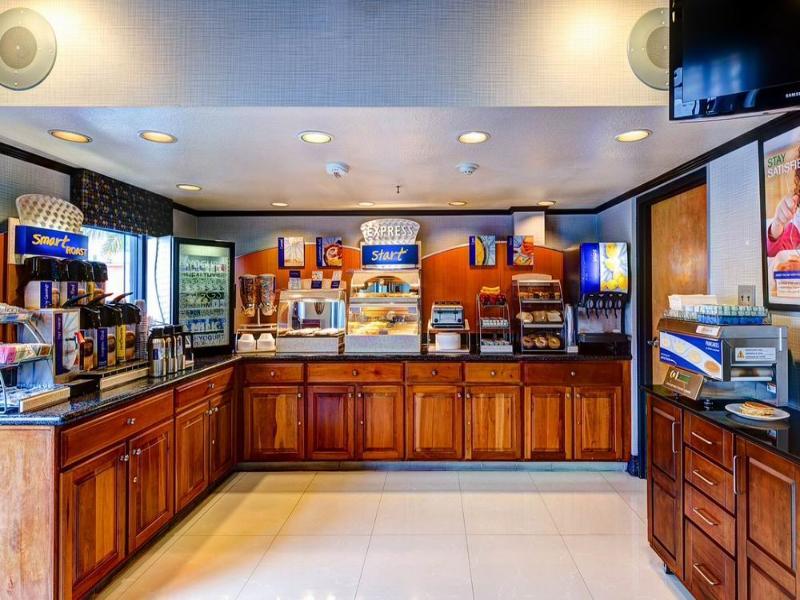 Holiday Inn Express San Diego - Rancho Bernardo, An Ihg Hotel Екстериор снимка